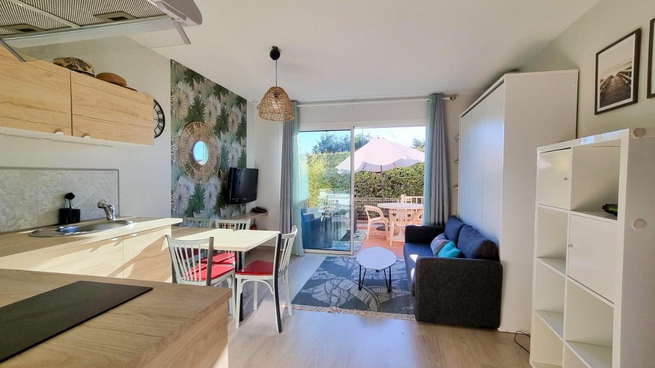 A 500 M Bord De Giens Apartment Hyeres